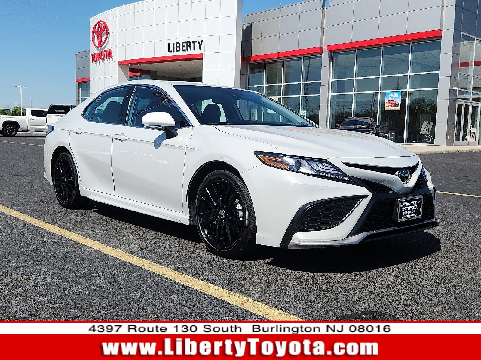 Used 2023 Toyota Camry XSE image 1