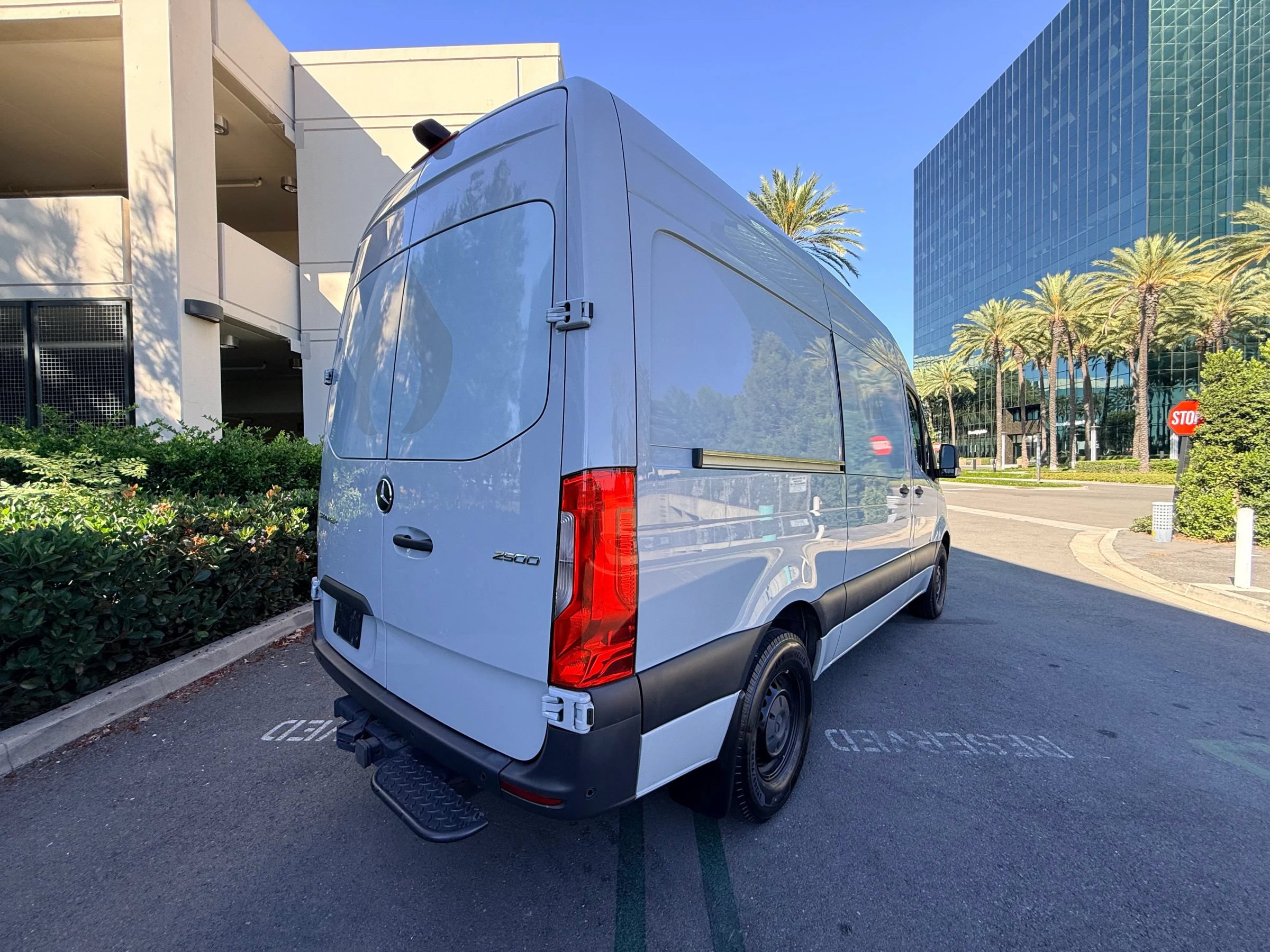 Used 2022 Mercedes-Benz Sprinter 2500 144 Crew image 7