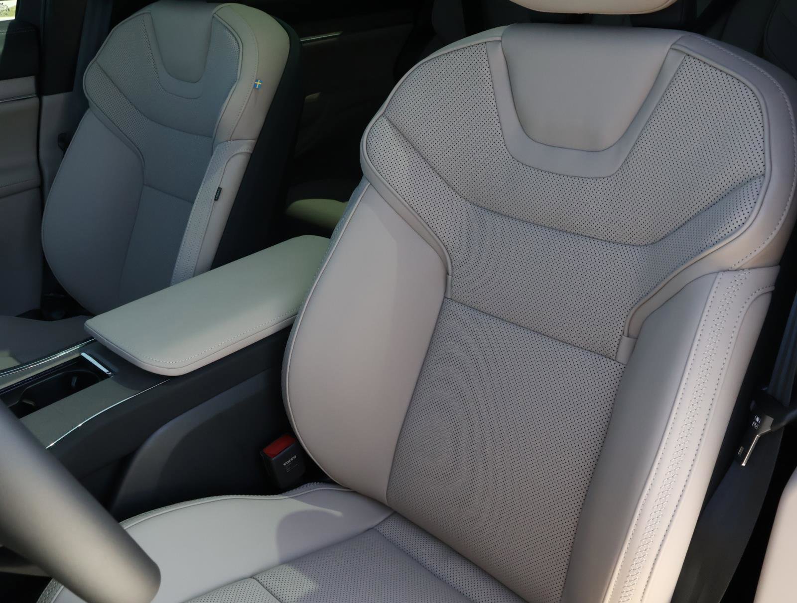 Used 2025 Volvo EX90 Ultra image 14