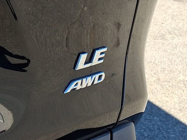 Used 2022 Toyota RAV4 LE image 31