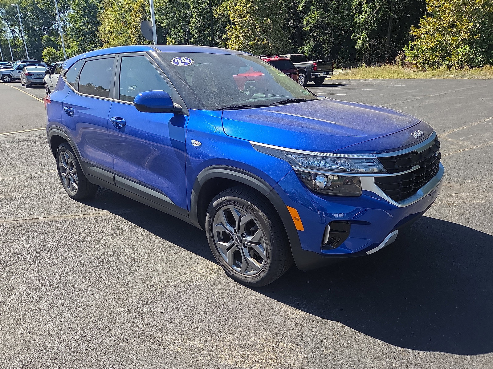 Used 2024 Kia Seltos LX AWD/4WD image 1