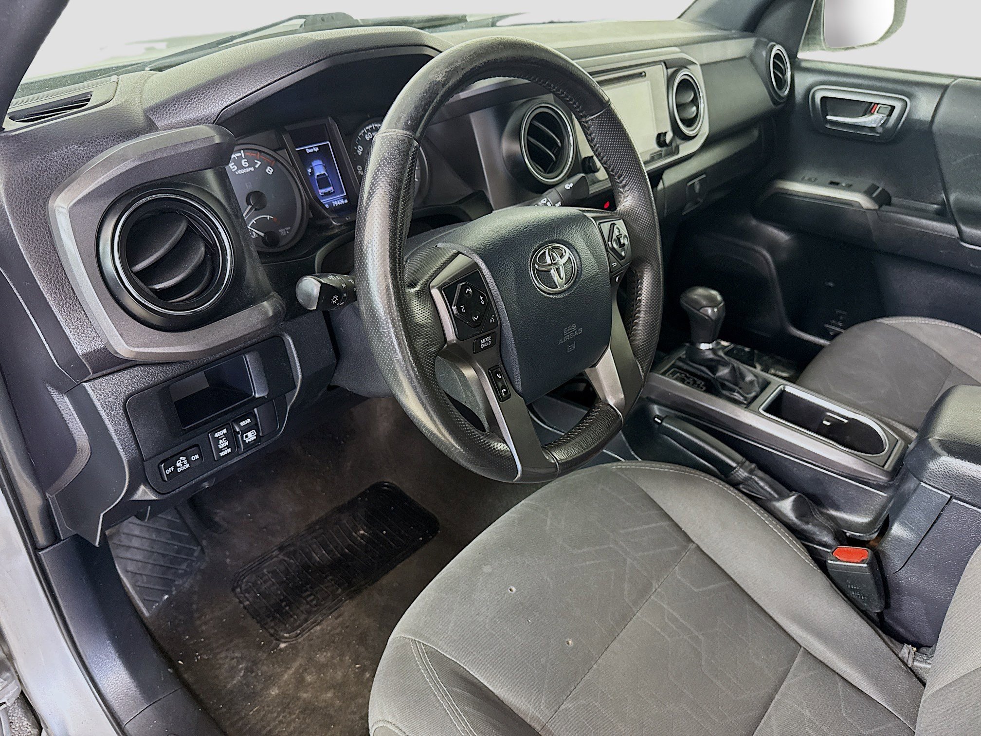 Used 2017 Toyota Tacoma SR image 23