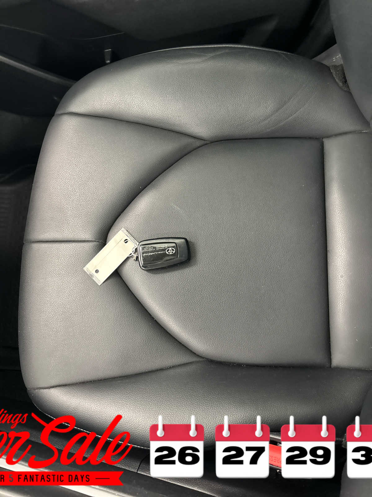 Used 2020 Toyota Highlander XLE image 42