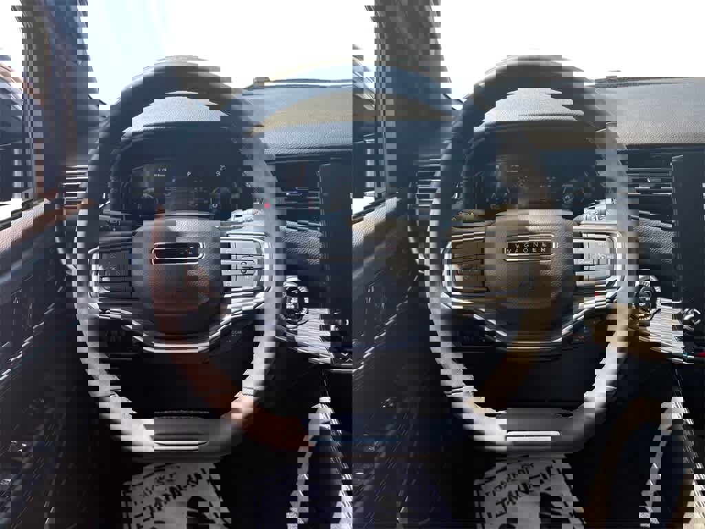 Used 2023 Jeep Wagoneer Series III w/ Preferred Equipment Group image 13