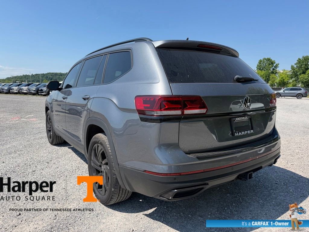 Used 2023 Volkswagen Atlas SE w/ Black Wheel Package FWD image 3
