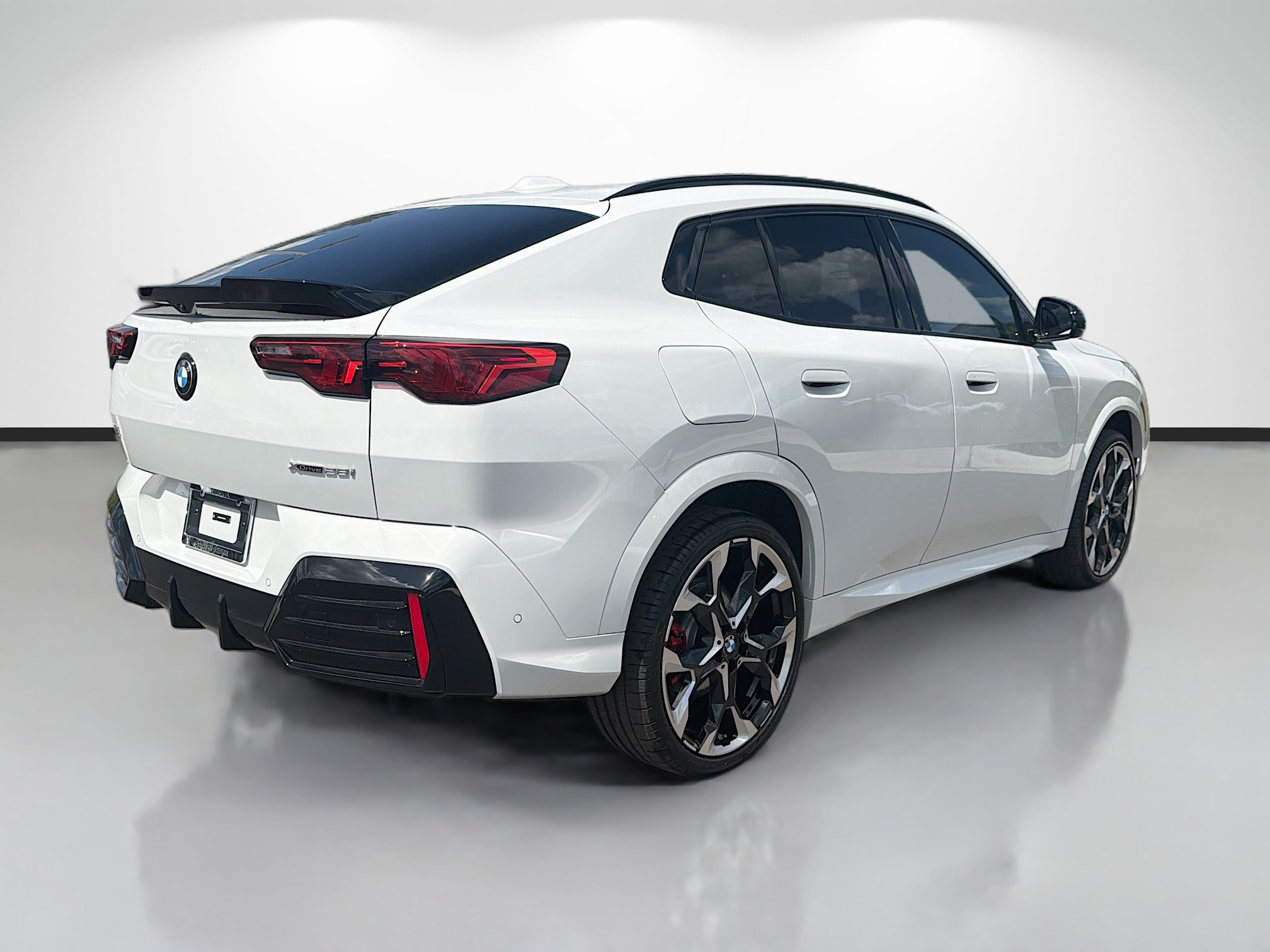 New 2026 BMW X2 xDrive28i w/ Technology Package AWD/4WD image 3