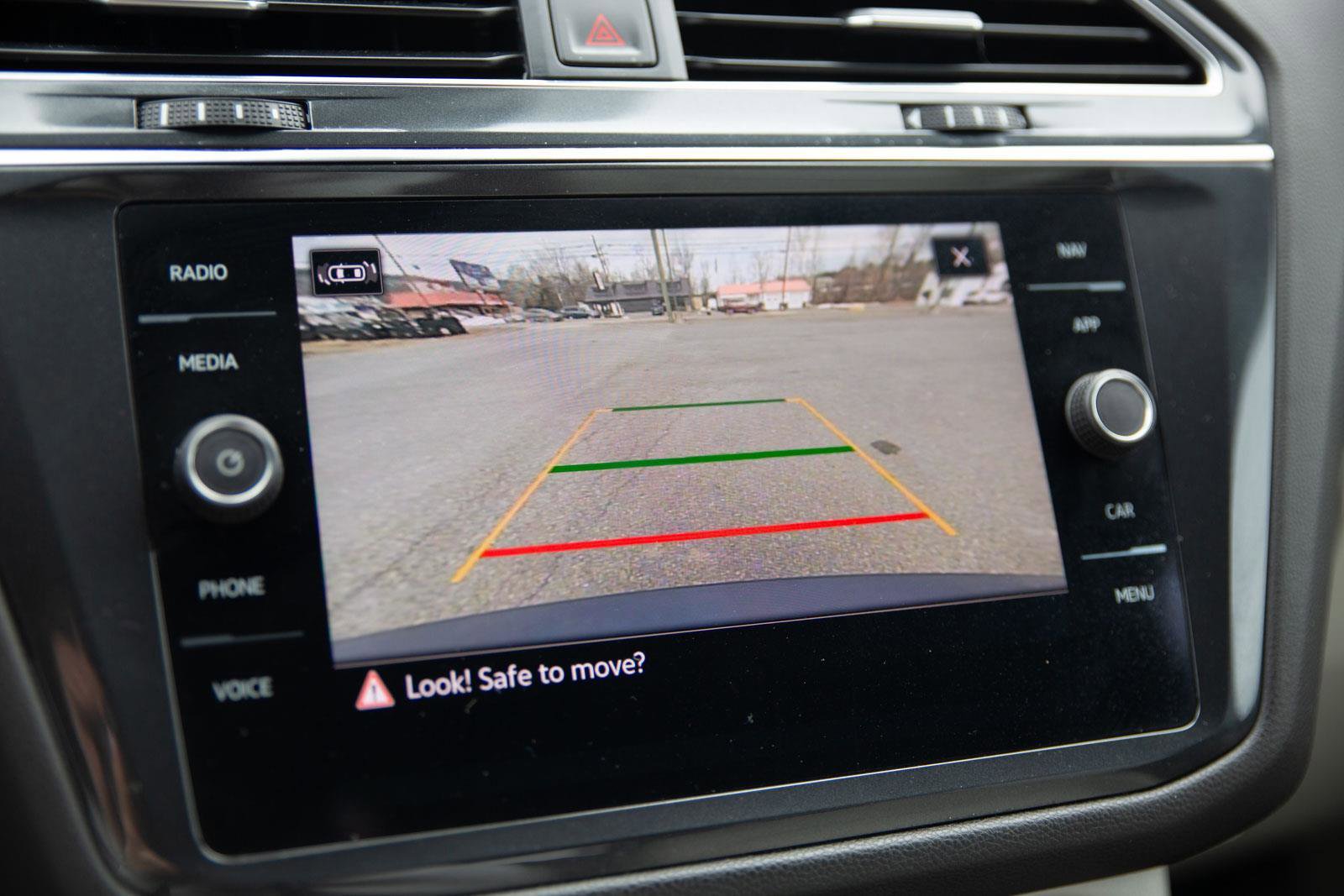 Used 2022 Volkswagen Tiguan SEL R-Line image 17