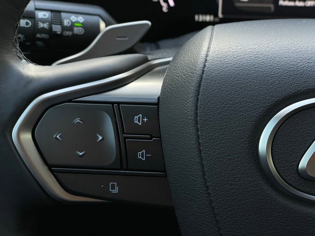 Used 2025 Lexus NX 350h AWD w/ Premium Package image 15