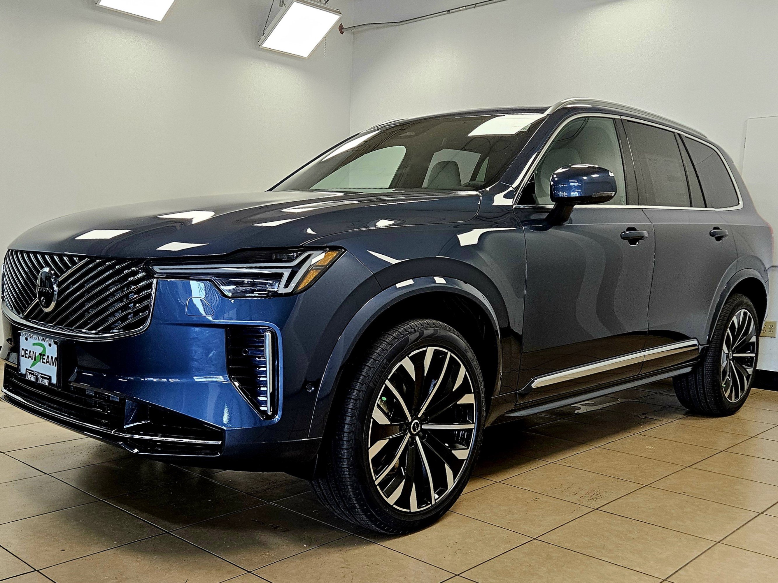 New 2026 Volvo XC90 B6 Plus image 4