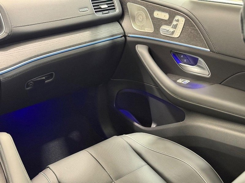 New 2026 Mercedes-Benz GLE 580 4MATIC image 9