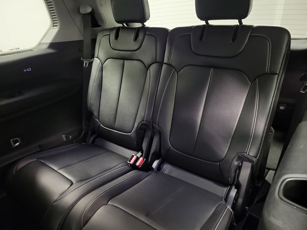 Used 2023 Jeep Grand Cherokee L Limited AWD/4WD image 30