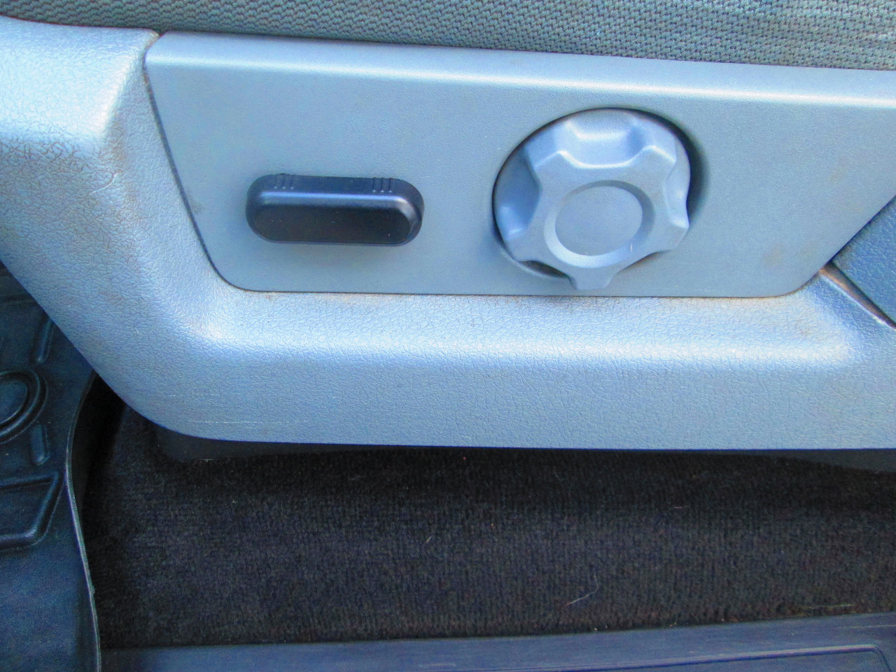 Used 2013 Ford F150 XLT w/ XLT Chrome Pkg image 11