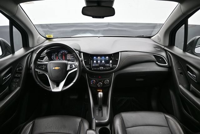 Used 2021 Chevrolet Trax LT w/ Redline Edition AWD/4WD image 9