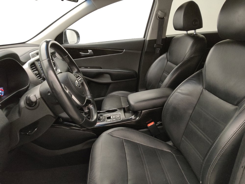 Used 2019 Kia Sorento EX image 17
