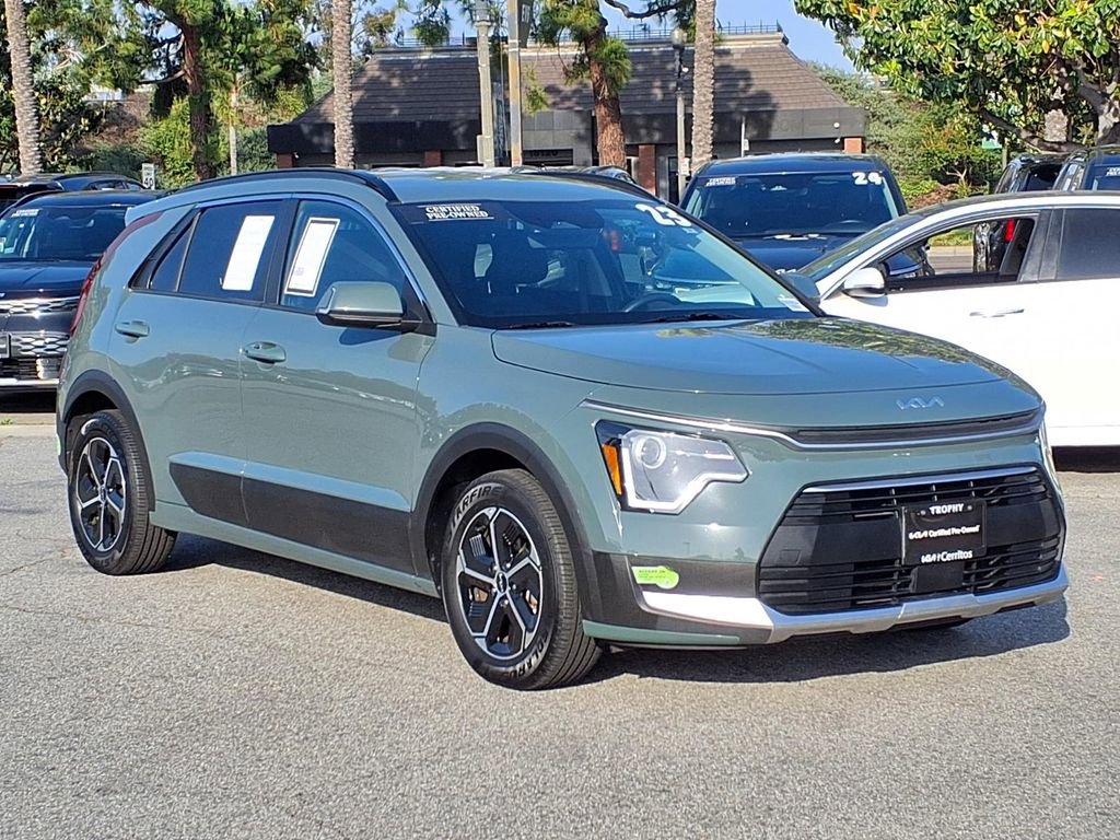 Certified 2023 Kia Niro EX FWD image 6