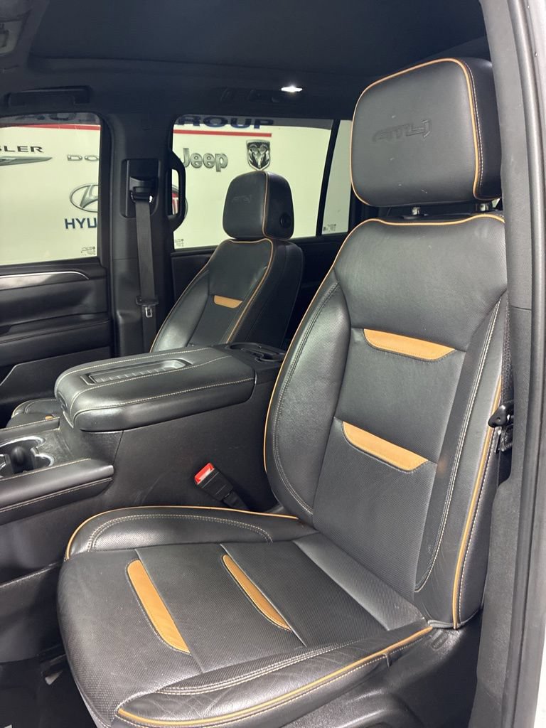 Used 2023 GMC Yukon XL AT4 w/ AT4 Premium Package AWD/4WD image 12