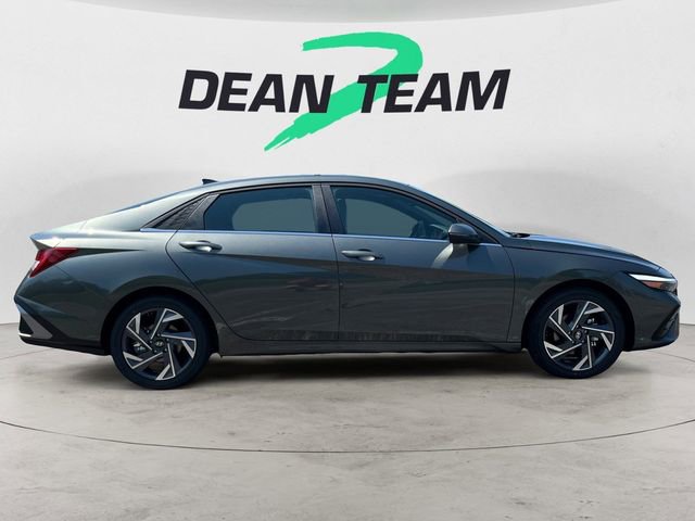 New 2025 Hyundai Elantra Limited image 8