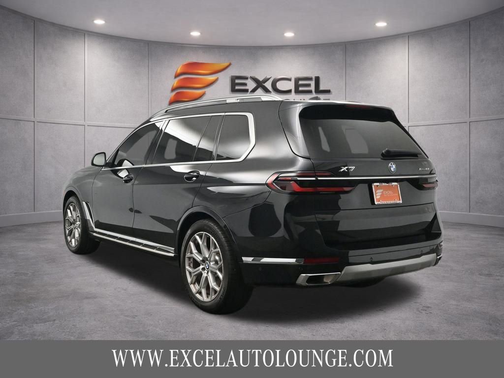 Used 2023 BMW X7 xDrive40i w/ Premium Package AWD/4WD image 5