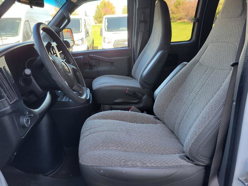 Used 2017 Chevrolet Express 3500 LT w/ LT Preferred Equipment Group RWD image 3