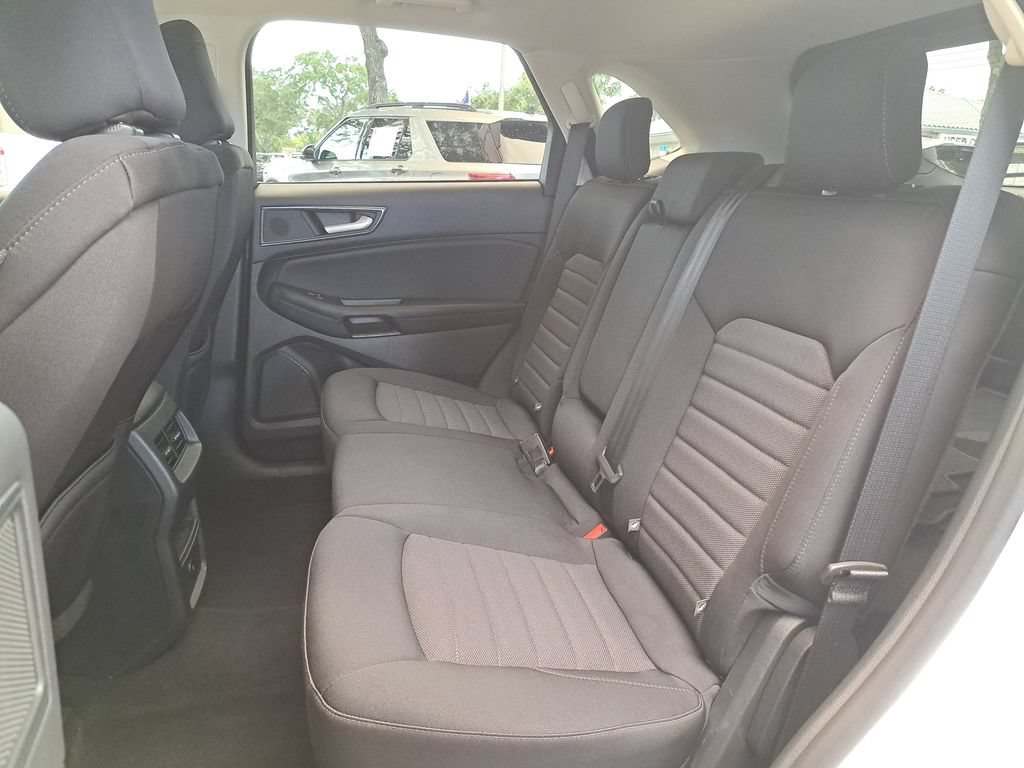 Certified 2024 Ford Edge SE w/ Black Appearance Package AWD/4WD image 9