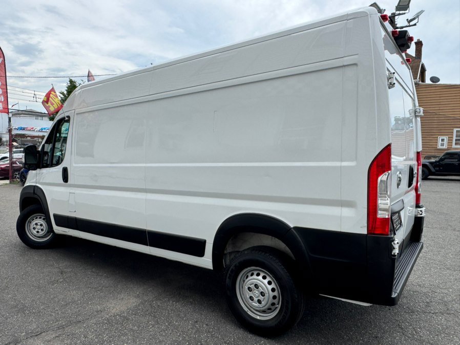 Used 2024 RAM ProMaster 2500 w/ Convenience Group FWD image 3
