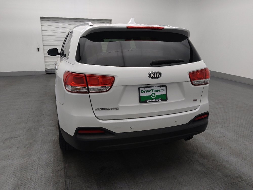 Used 2016 Kia Sorento LX w/ LX Convenience Package image 6