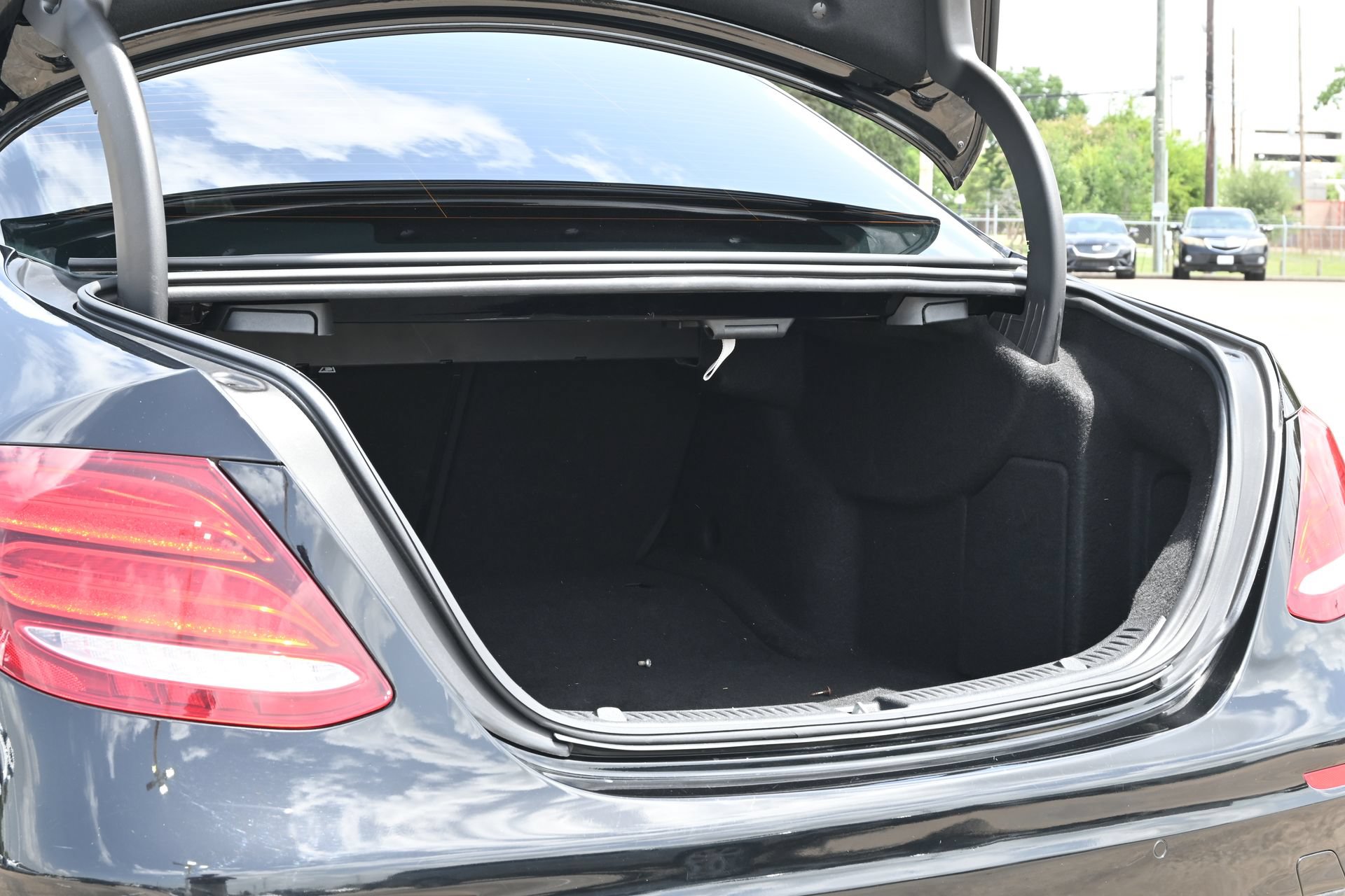 Used 2017 Mercedes-Benz E 300 image 23