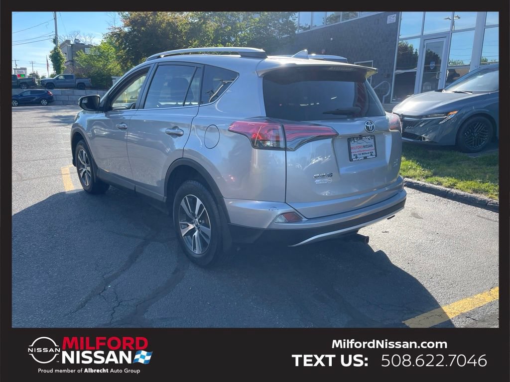 Used 2016 Toyota RAV4 XLE AWD/4WD image 3