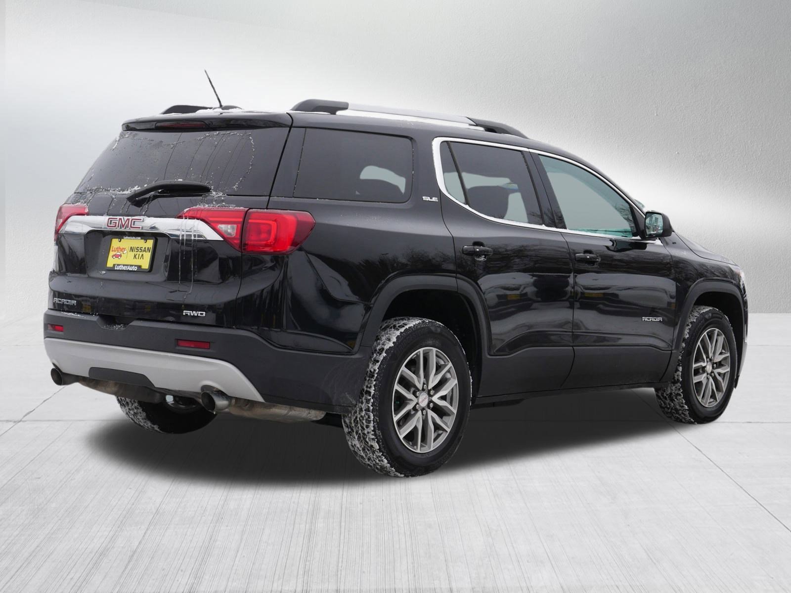 Used 2017 GMC Acadia SLE image 7