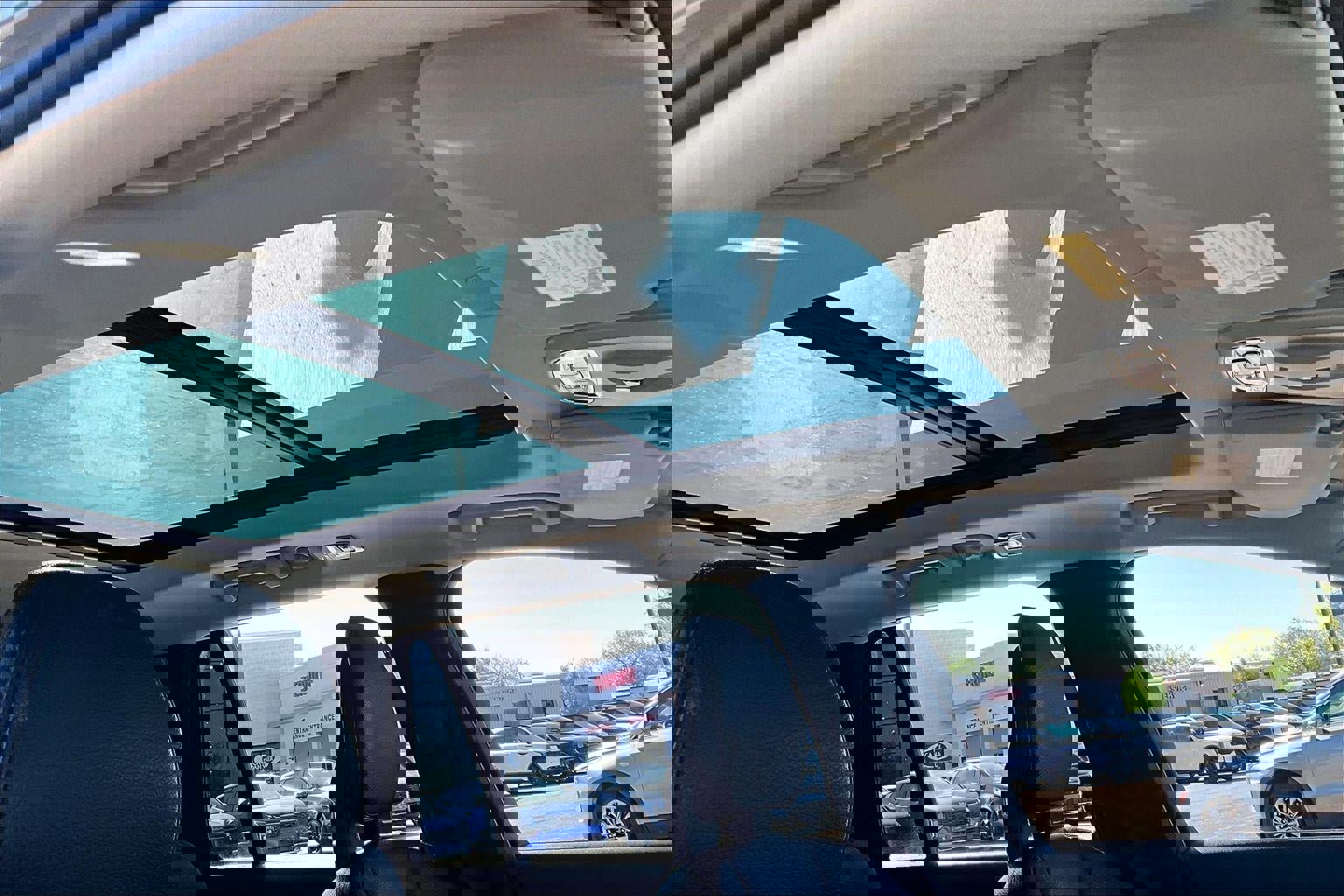 Used 2018 Volvo XC90 T6 Momentum w/ Convenience Package image 28