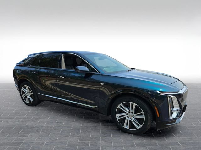 Used 2024 Cadillac Lyriq Tech AWD/4WD image 3