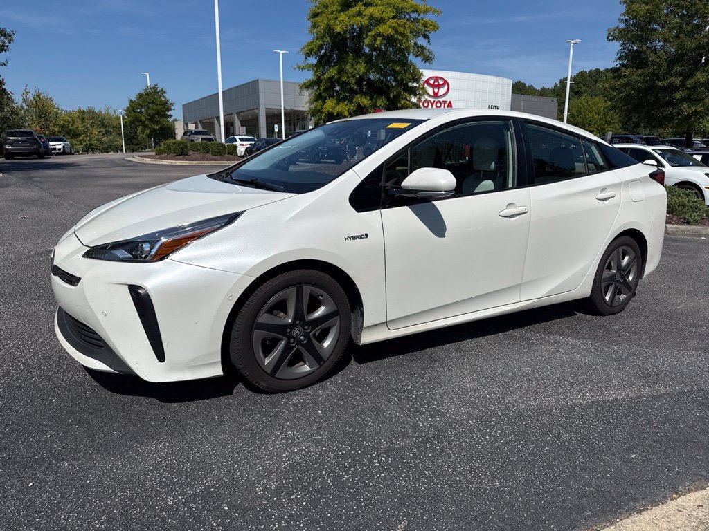 Used 2019 Toyota Prius XLE FWD image 2