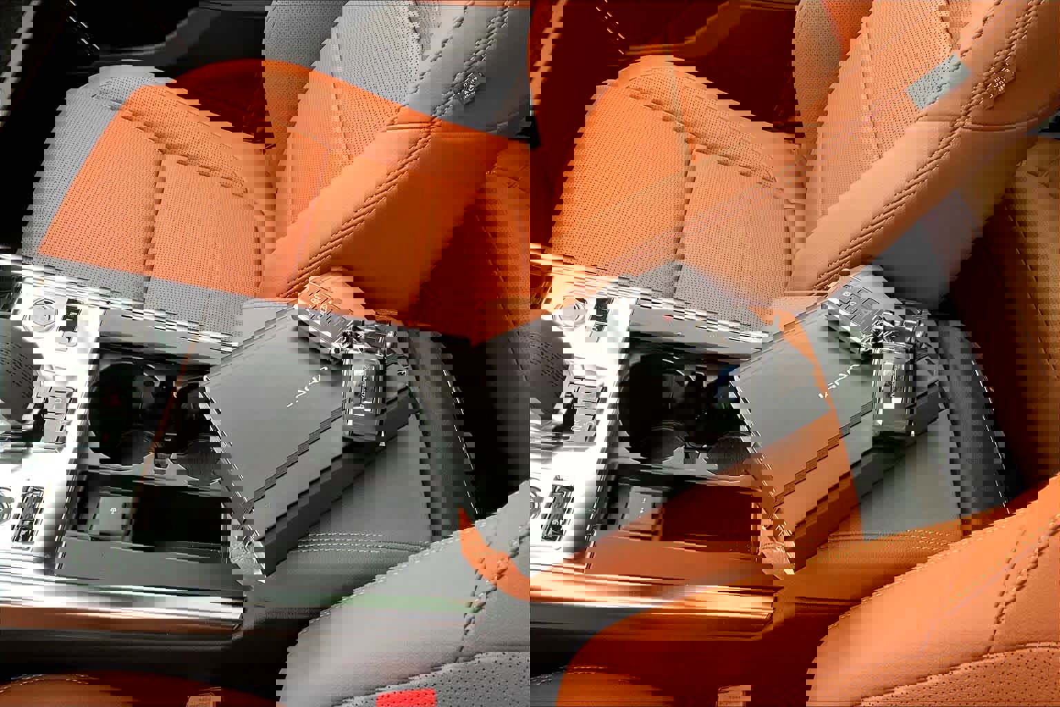 Used 2024 Jaguar XF R-Dynamic SE AWD/4WD image 14