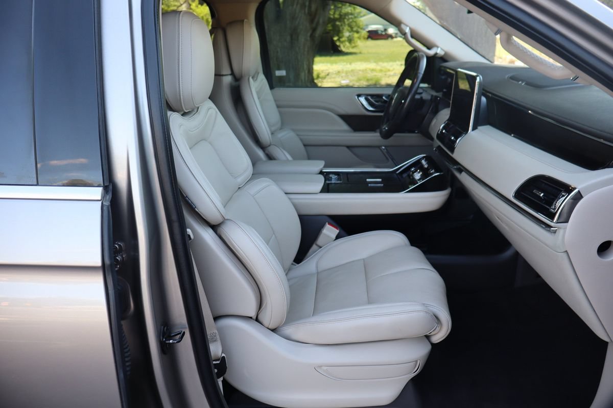 Used 2018 Lincoln Navigator Reserve w/ Technology Package AWD/4WD image 24