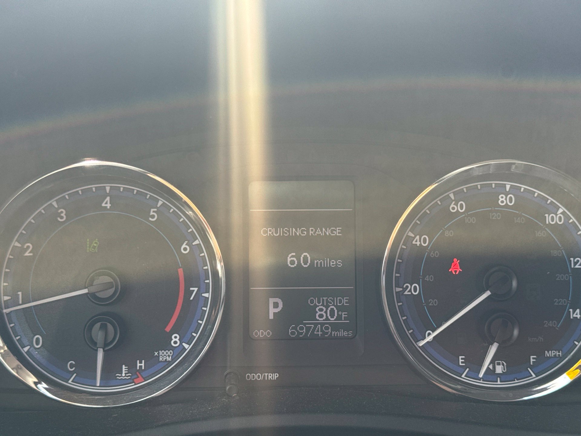 Used 2018 Toyota Corolla LE w/ Carpet Mat Package (TMS) FWD image 10
