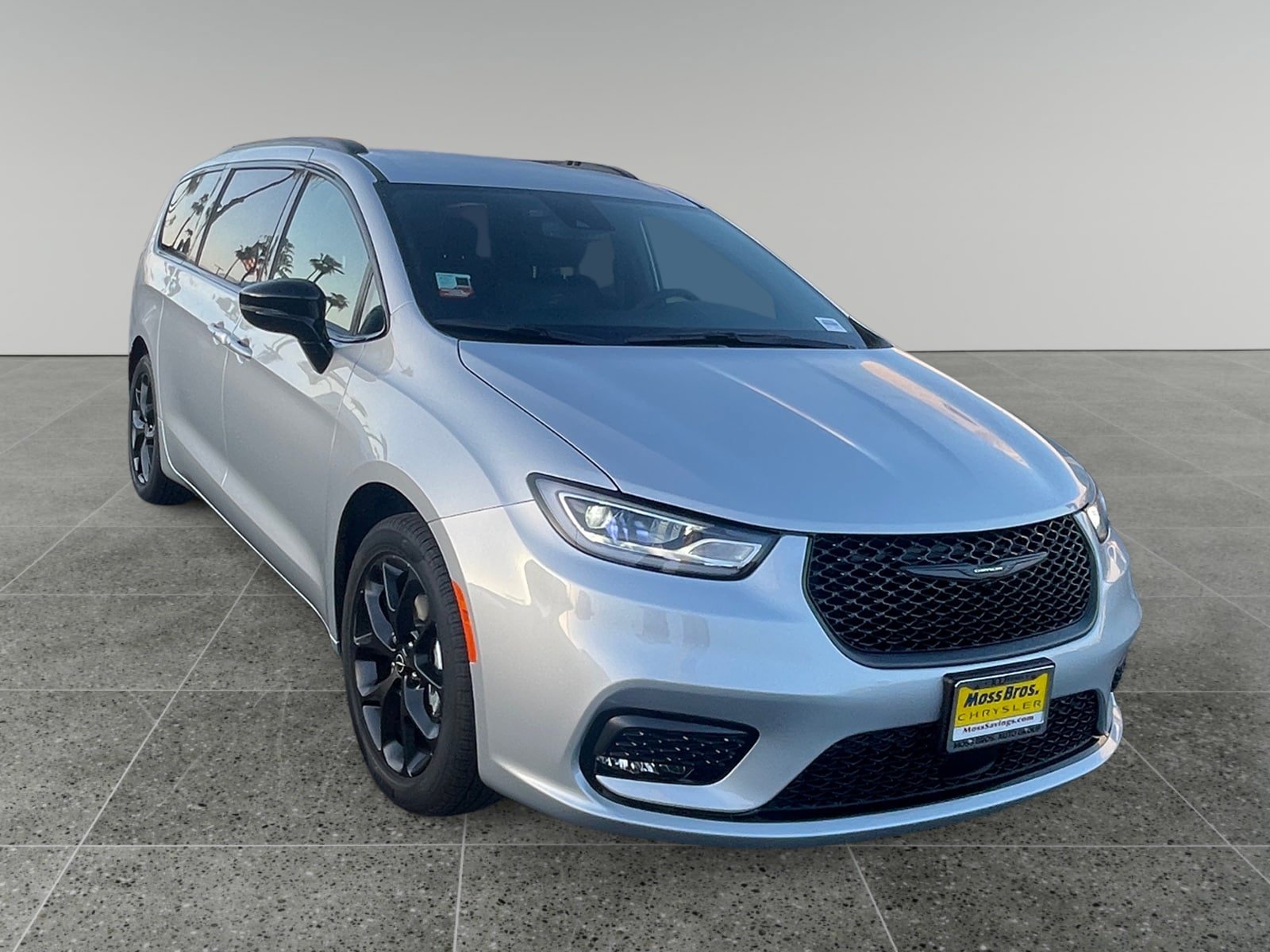 New 2026 Chrysler Pacifica Select w/ S Appearance Package FWD image 7