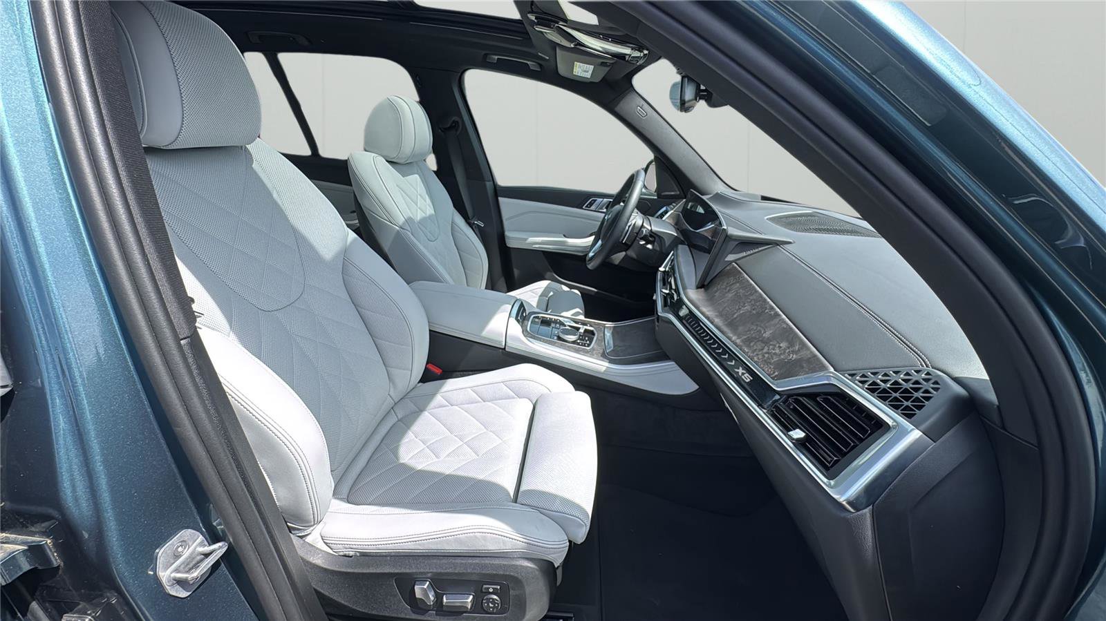 Used 2024 BMW X5 sDrive40i w/ Premium Package image 30