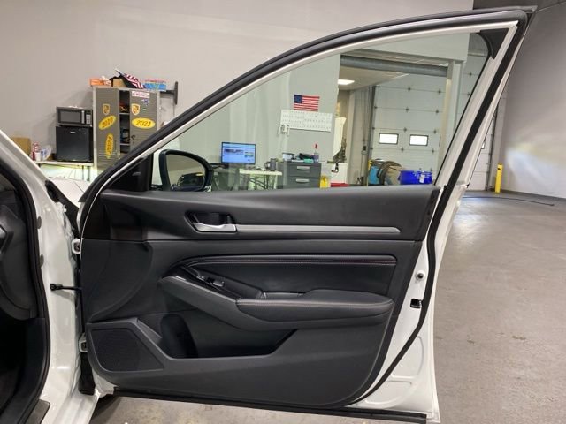 Used 2023 Nissan Altima 2.5 SL AWD/4WD image 16