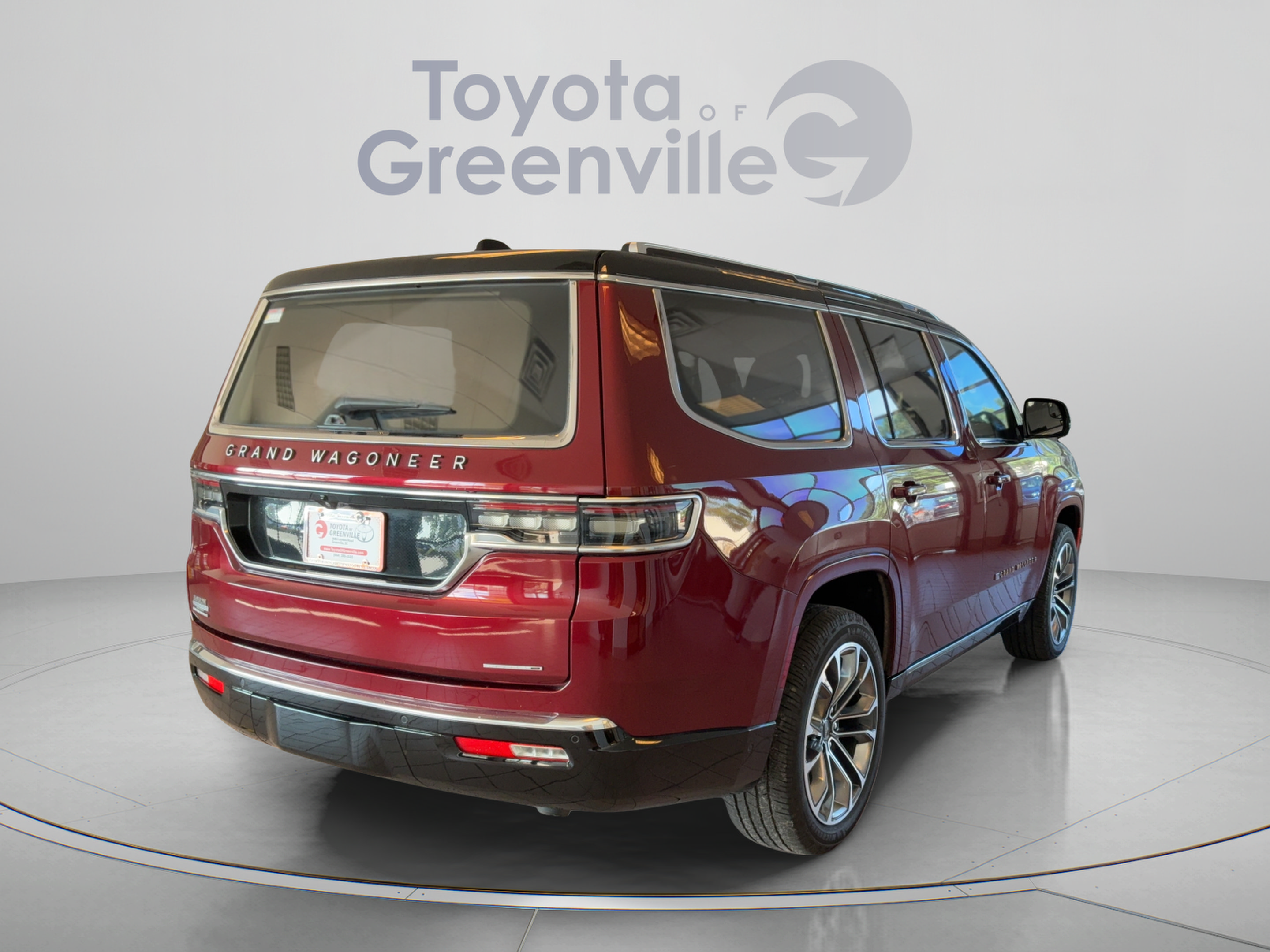 Used 2023 Jeep Grand Wagoneer Series III AWD/4WD image 6