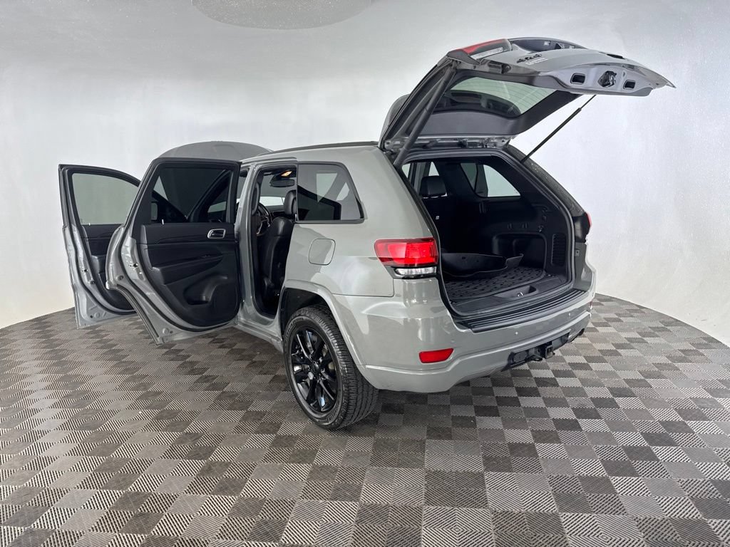 Used 2021 Jeep Grand Cherokee Laredo X AWD/4WD image 18
