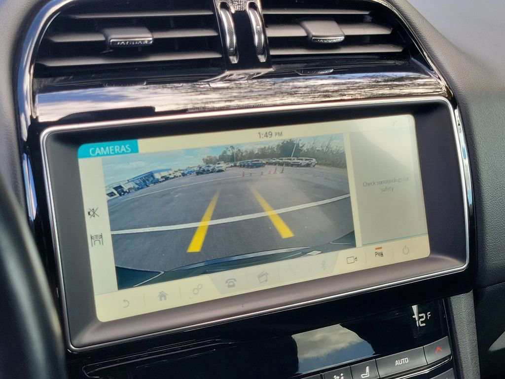 Used 2020 Jaguar F-PACE Premium image 19