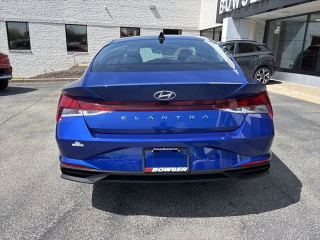 Used 2023 Hyundai Elantra SEL w/ Convenience Package FWD image 4