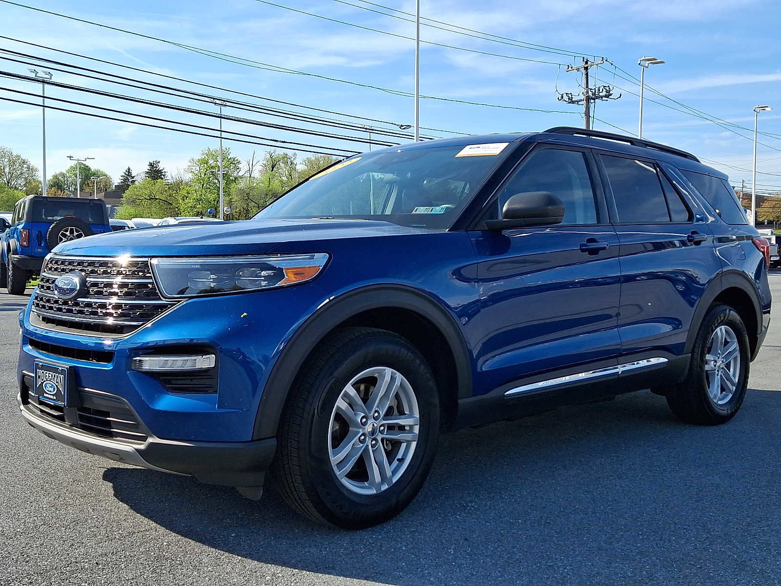 Certified 2022 Ford Explorer XLT w/ Equipment Group 202A AWD/4WD image 3