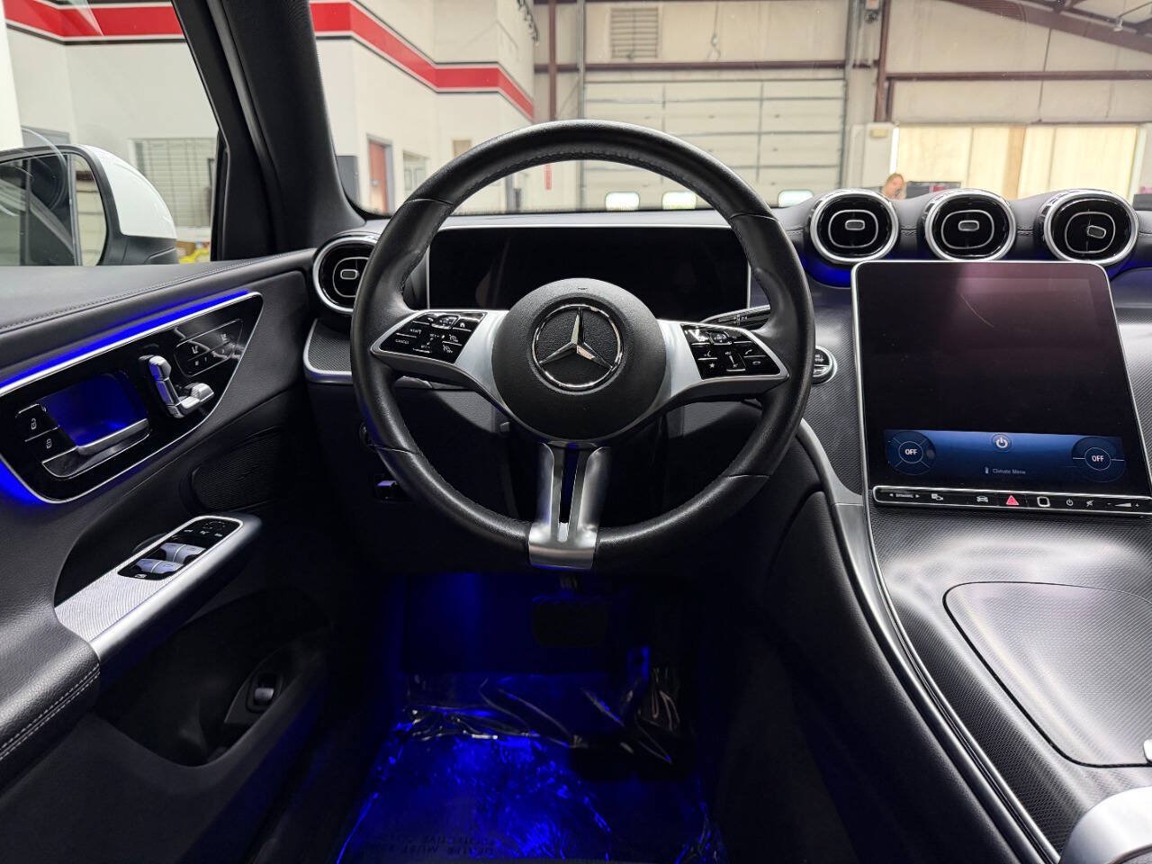 Used 2024 Mercedes-Benz GLC 300 image 21