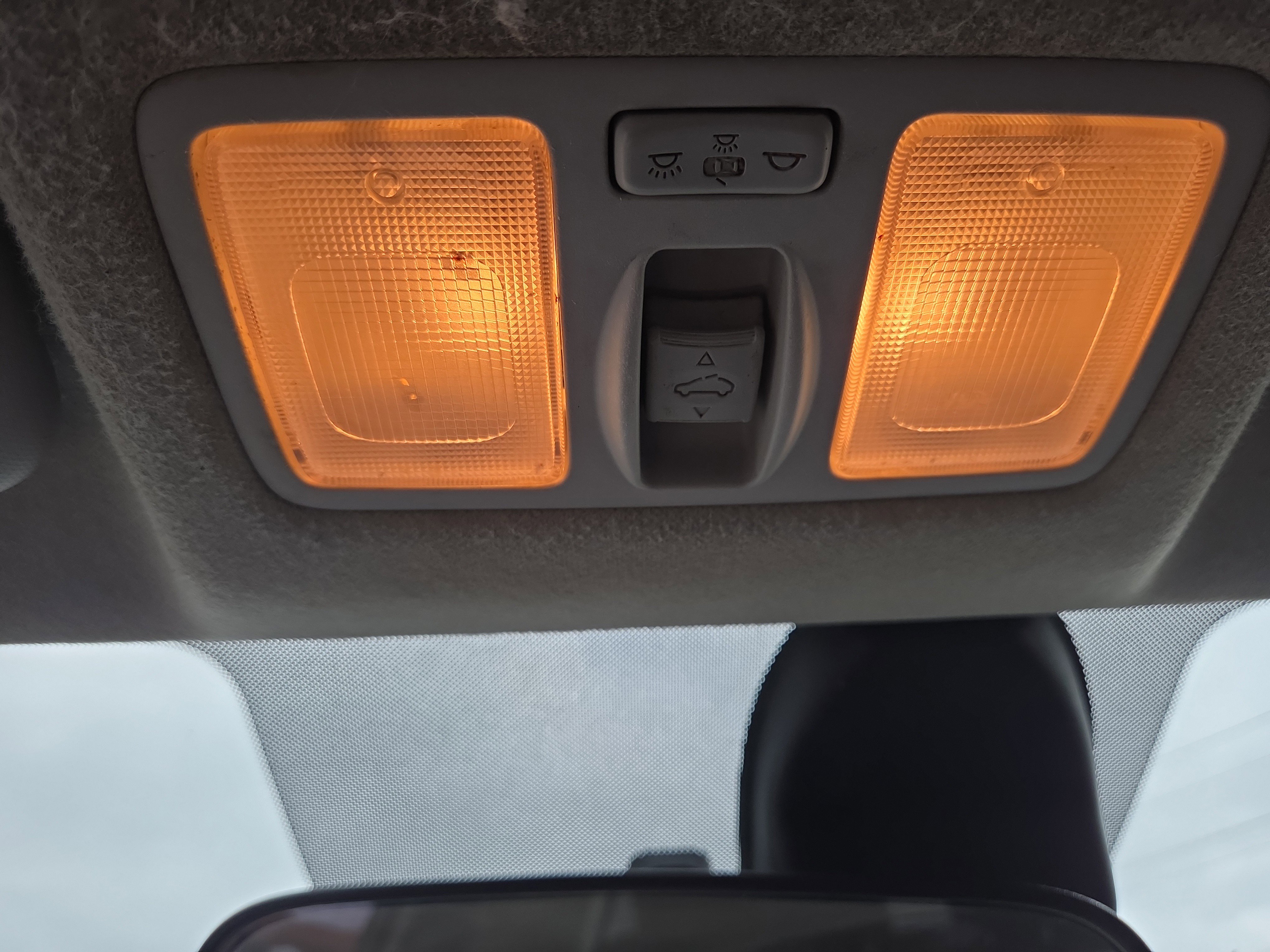 Used 2022 Hyundai Venue SEL w/ Cargo Package image 18