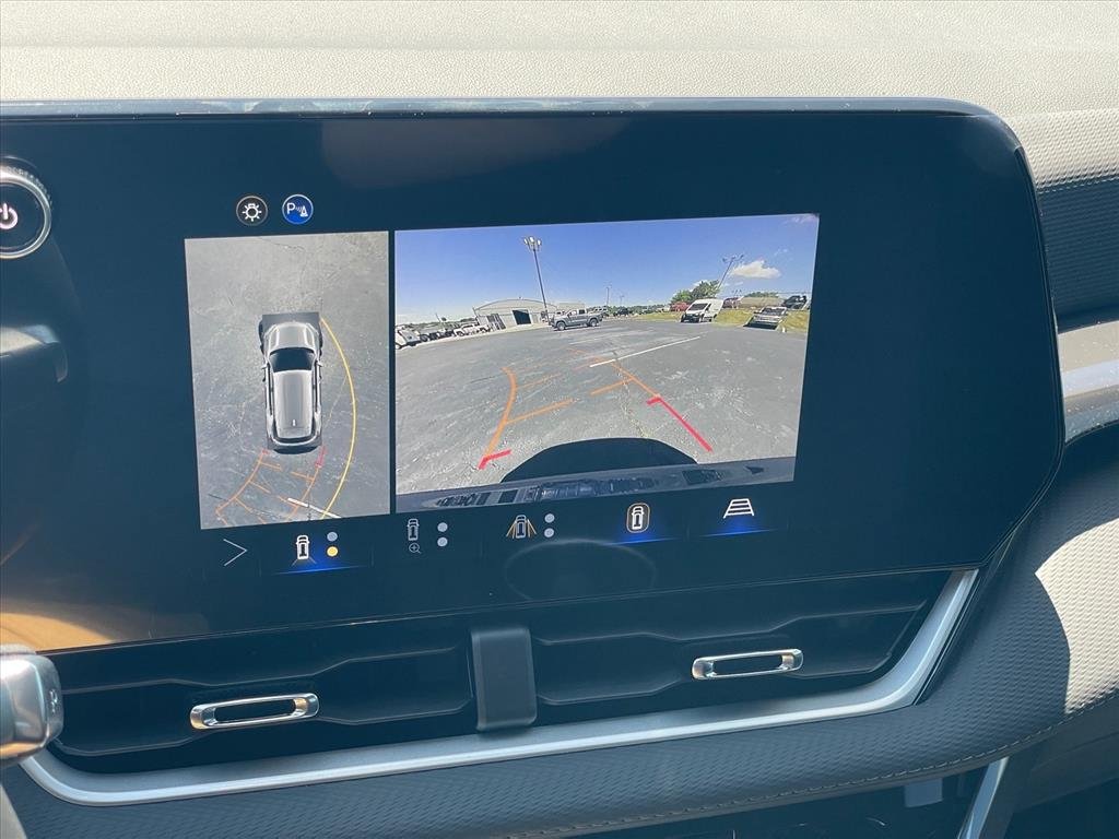 New 2026 Chevrolet Equinox LT w/ Safety and Technology Package FWD image 16