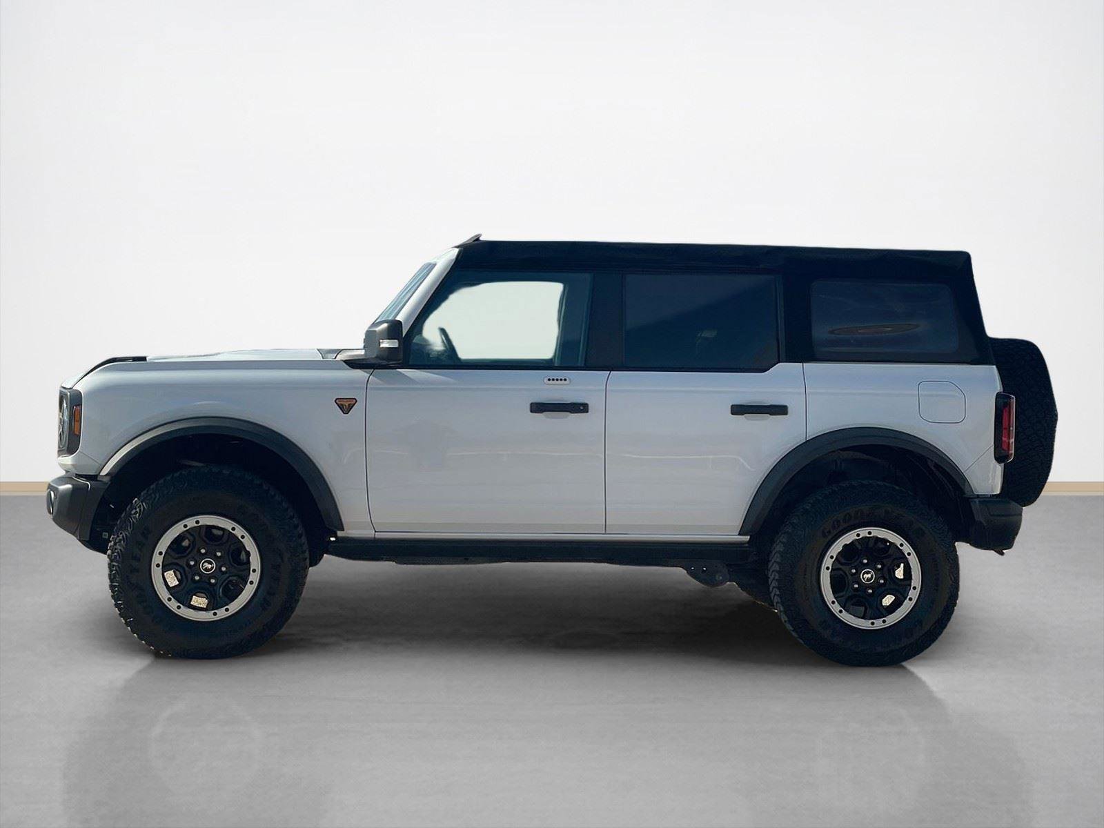 Used 2022 Ford Bronco Badlands image 4