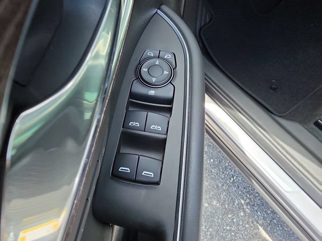 Certified 2021 Buick Envision Avenir w/ Technology Package II FWD image 16