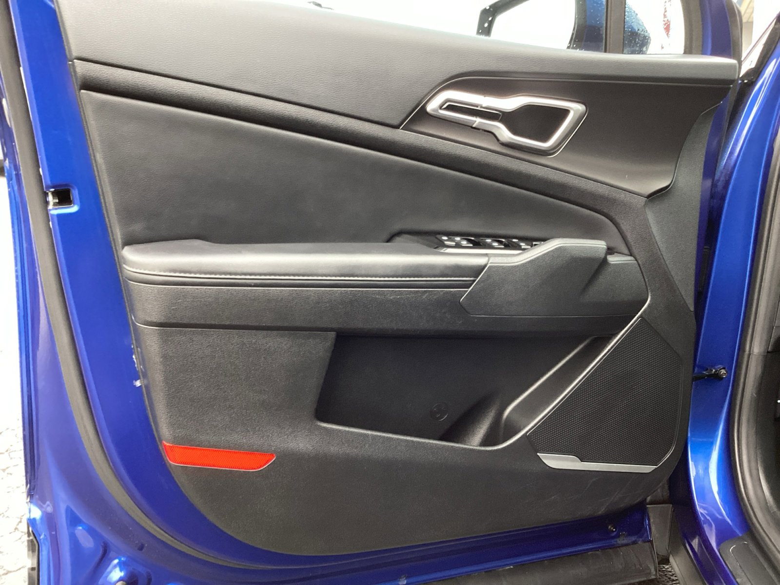 Used 2025 Kia Sportage EX image 31