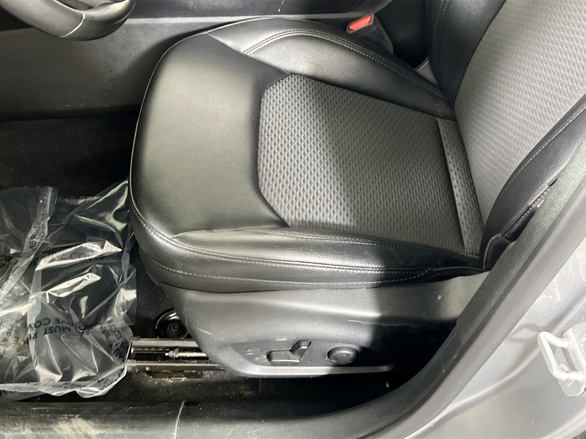 Used 2022 Jeep Compass Altitude w/ Sun and Sound Group image 18